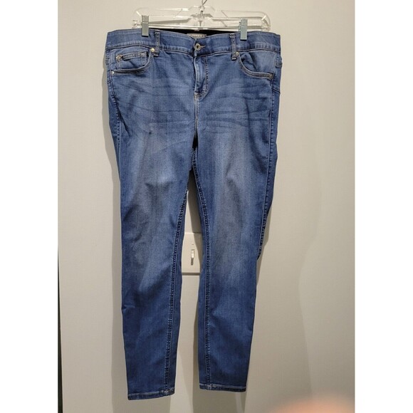 Torrid Premium Stretch Bombshell Skinny Jeans Womens 18R Medium Blue Denim - Picture 1 of 13